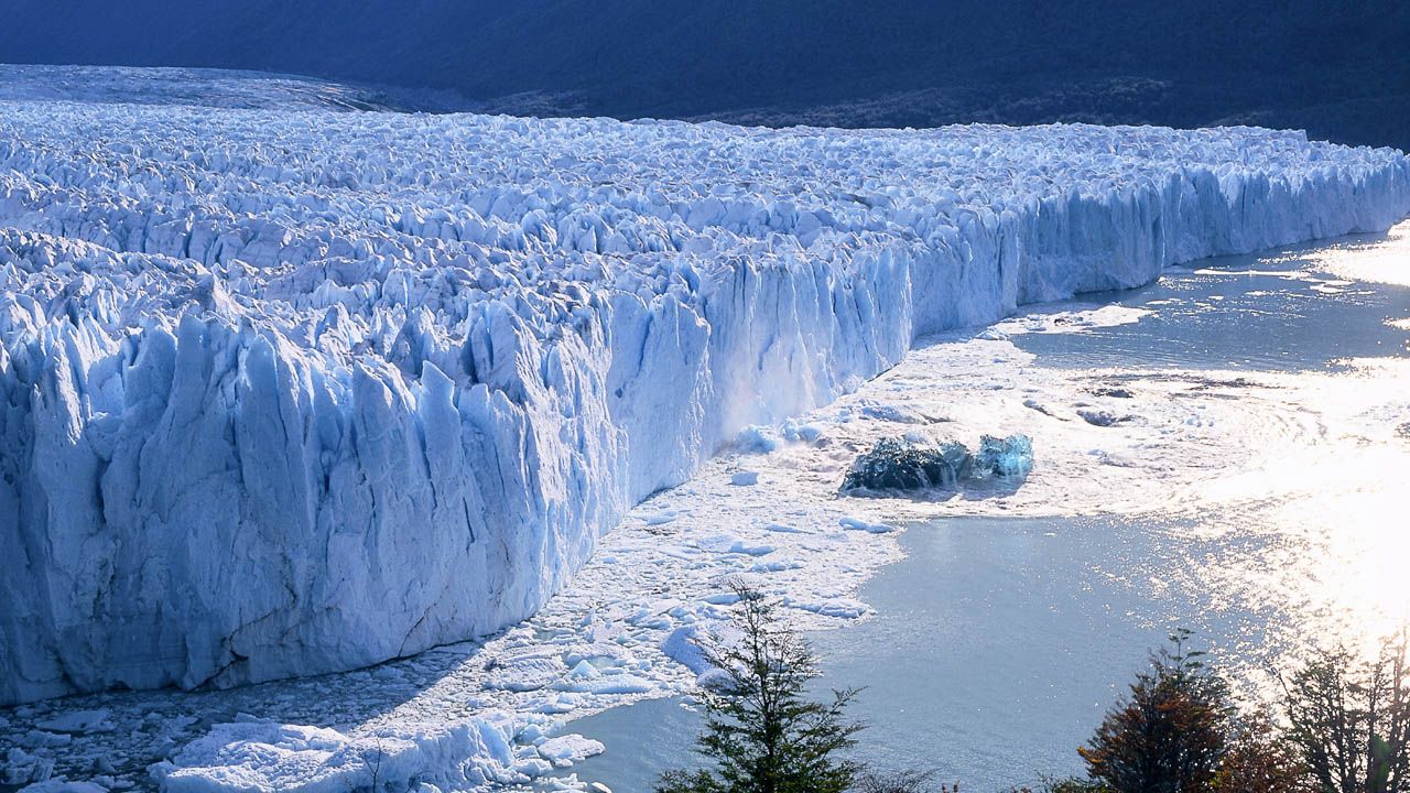 patagonia-luxury-tours-blue-parallel